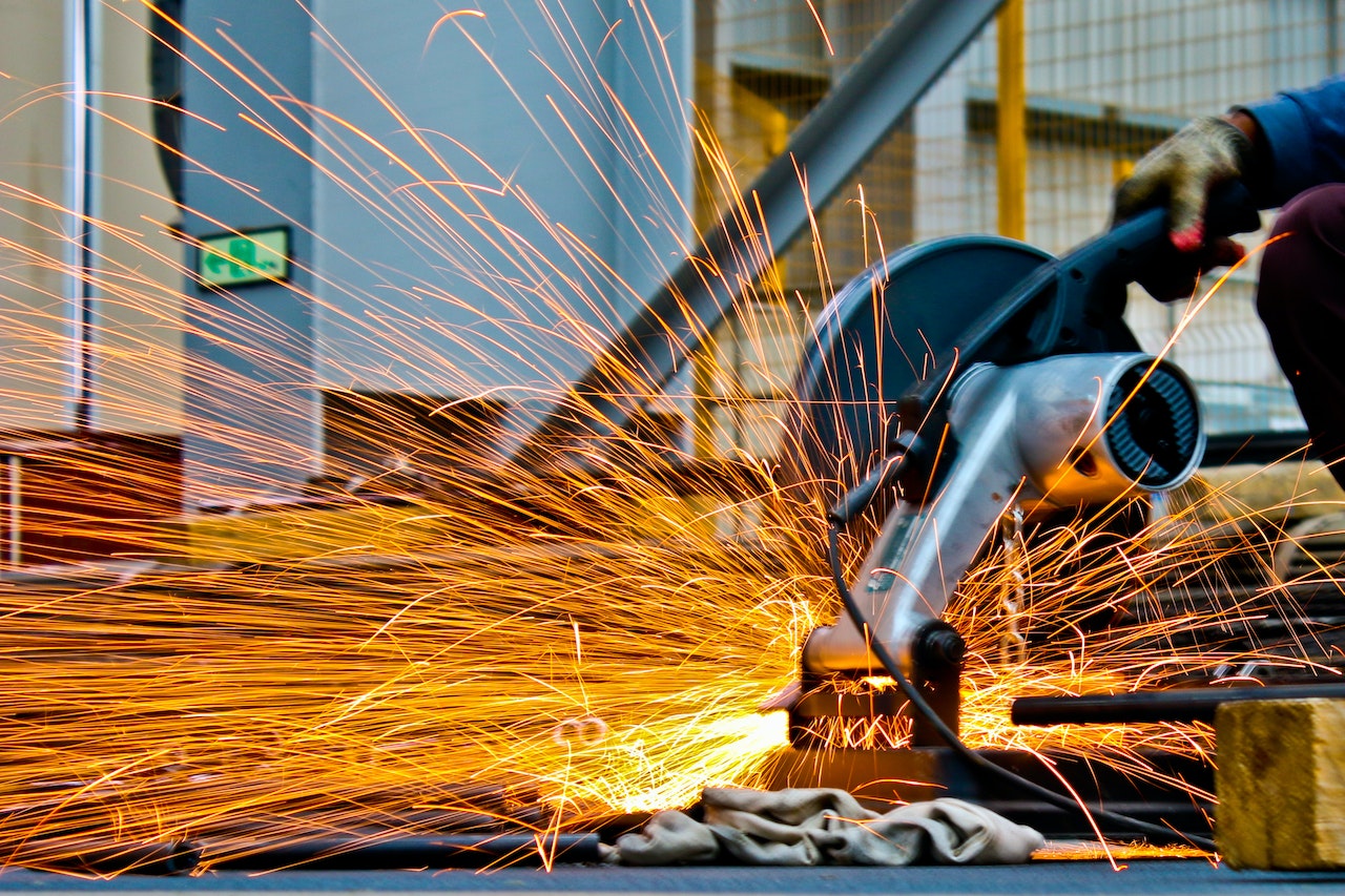 How many jobs are available in industrial machinery/components?